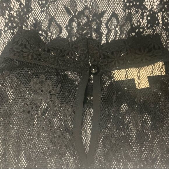 NATURALLY 99 mock neck lace blouse - Picture 3 of 5